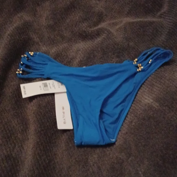PILYQ BIKINI BOTTOM 👙 - Picture 2 of 8